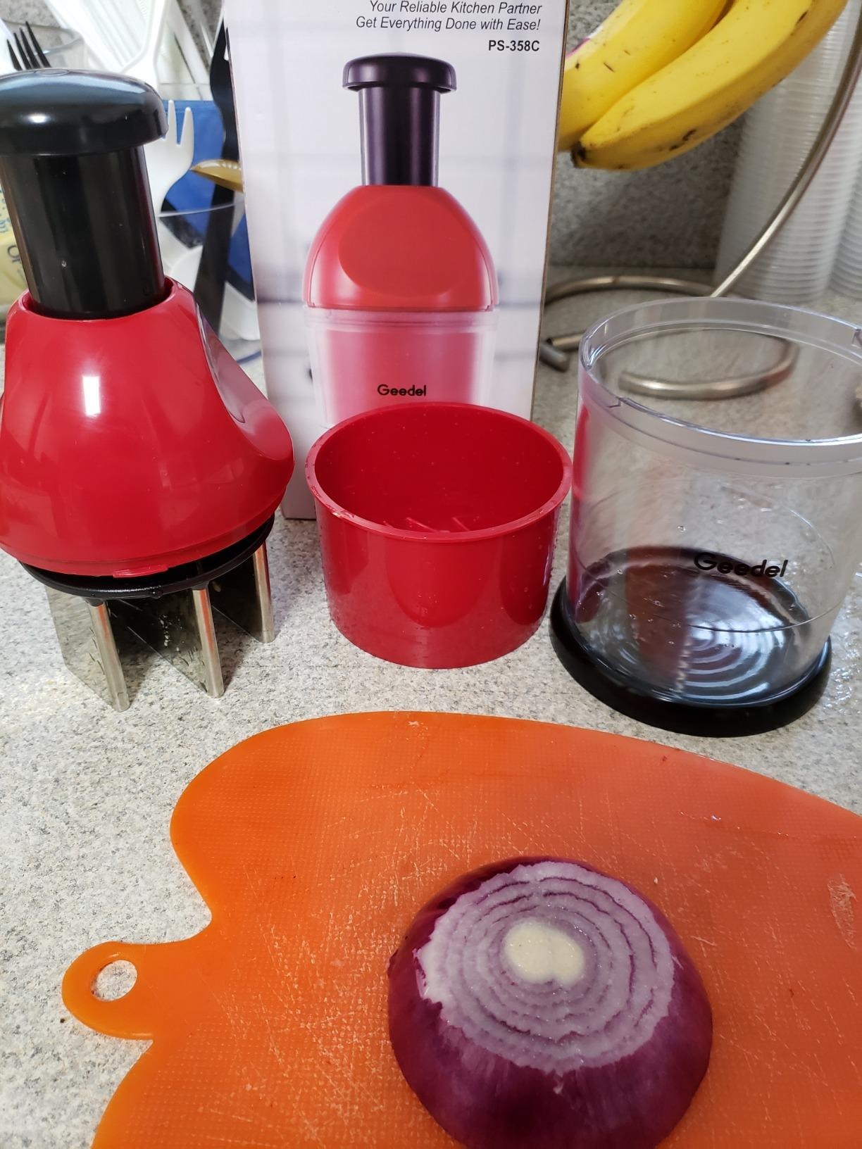 Geedel Food Chopper, Easy to Clean Manual Hand Vegetable Chopper Dicer, Dishwasher Safe Slap Onion Chopper for Veggies Onions Garlic Nuts Salads White
